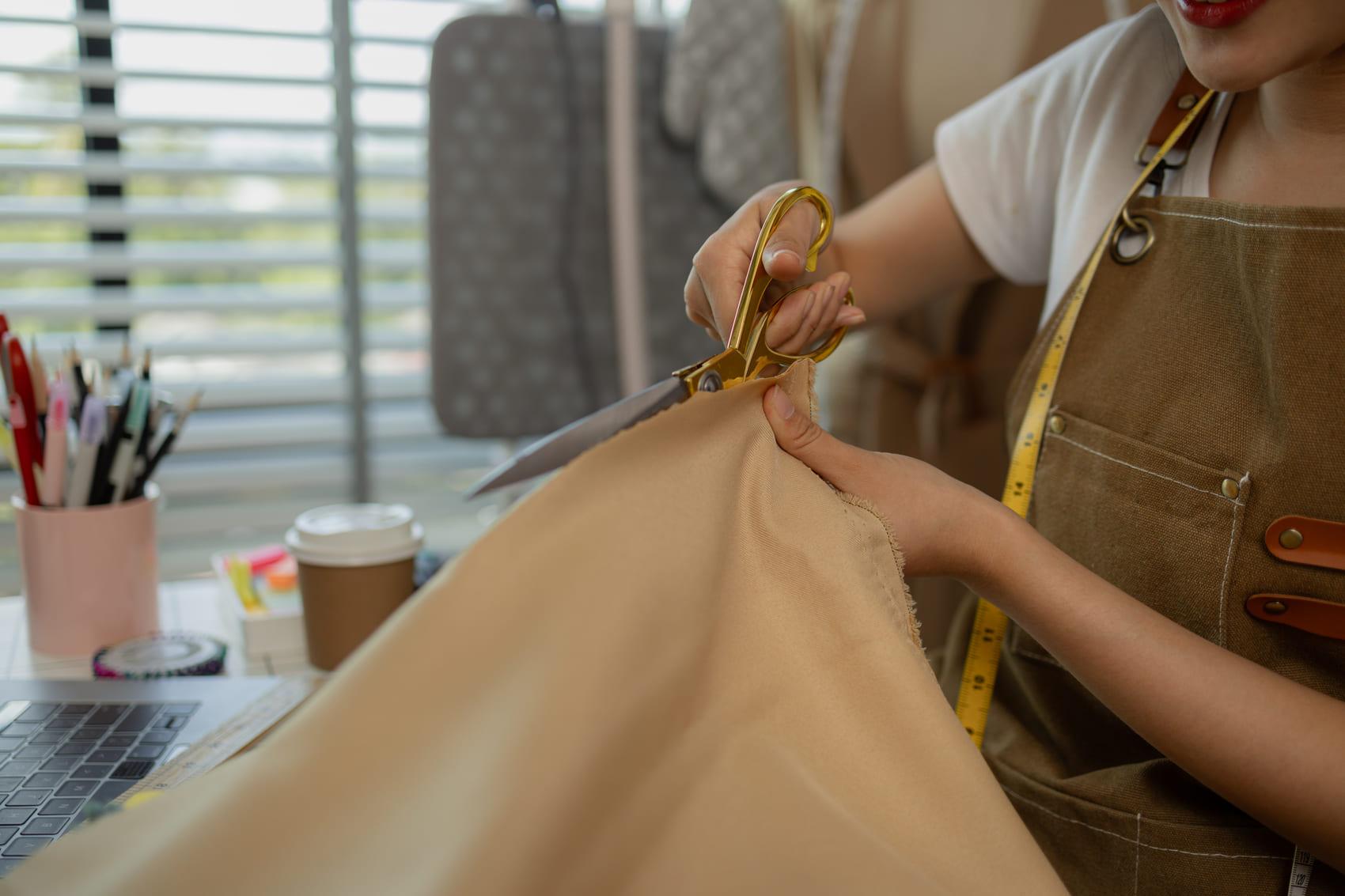 Seamless Window Styling: Measurement, Custom Sewn & Secure Rod Installation. Guaranteed.